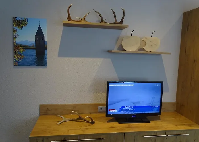 Stables * ناودرس